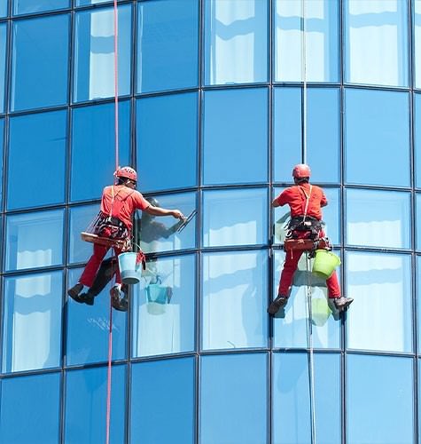Мытье фасадов промальпинистами в Удомле