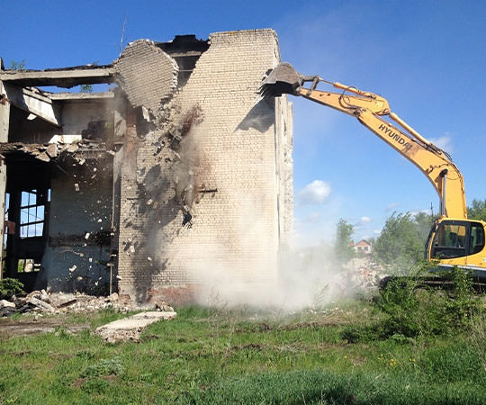 Демонтаж зданий в Удомле и  Тверской области